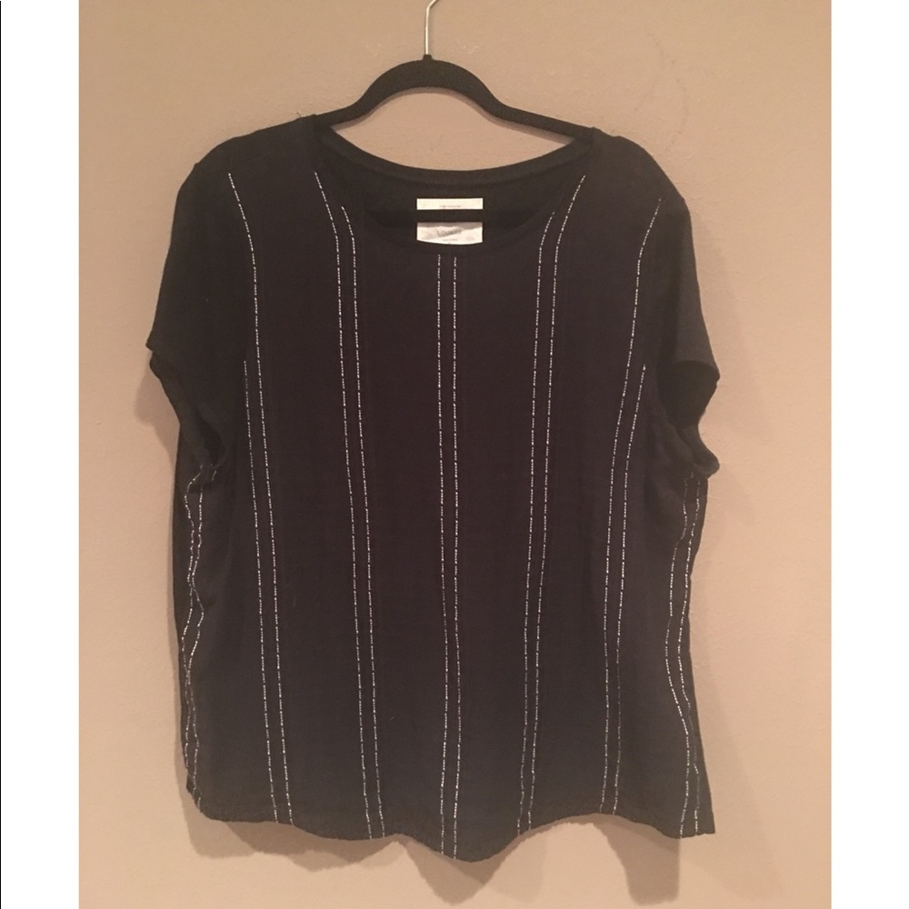 Black and white stripe top